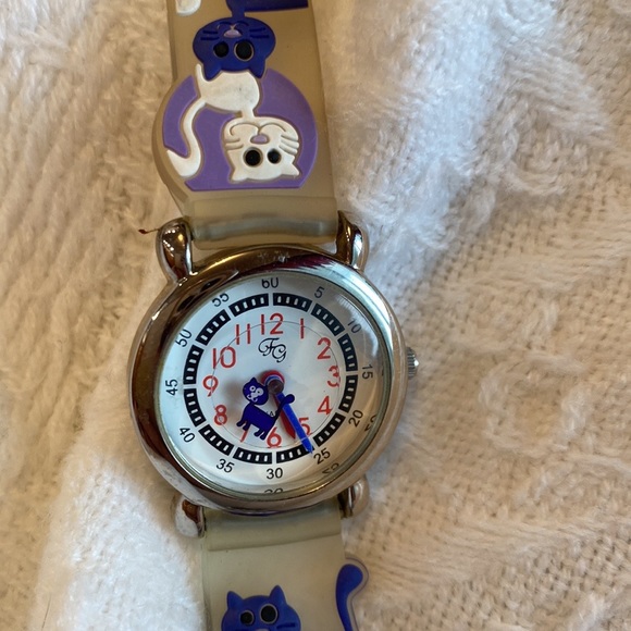 FG Quartz Cat blue, white lavender watch!  Second hand cat moves! Needs battery! - Picture 2 of 9